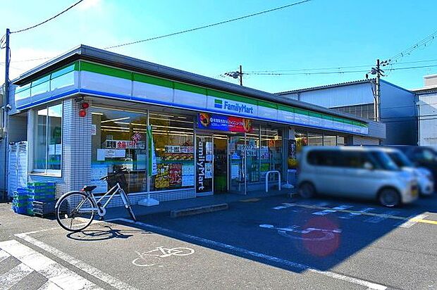 ファミリーマート八幡月夜田店 300m