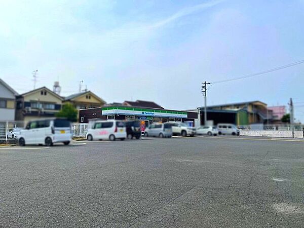 ファミリーマート 幾野四丁目店 450m