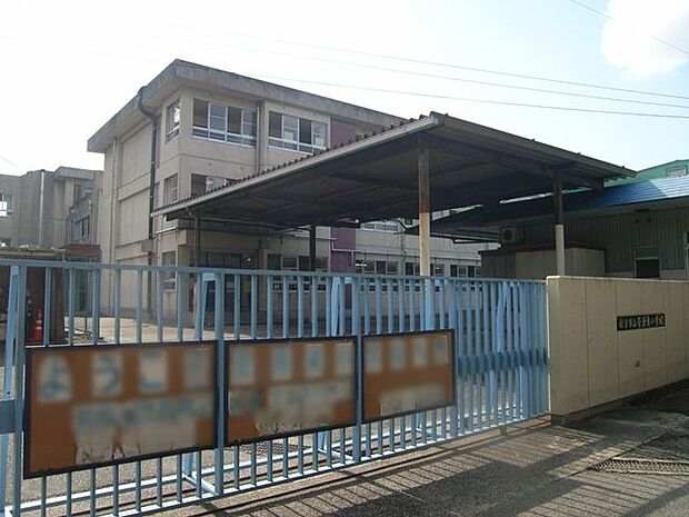 枚方市立菅原東小学校 700m