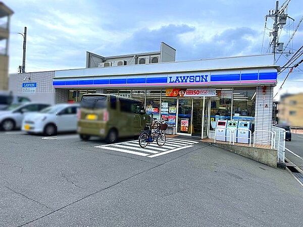 ローソン 枚方東田宮店 700m