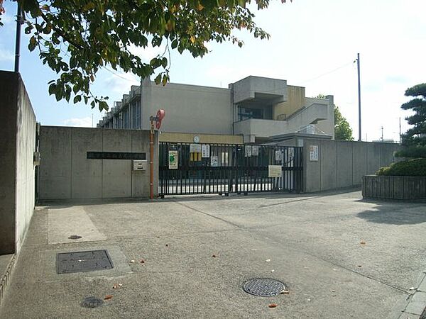 枚方市立西長尾小学校 150m