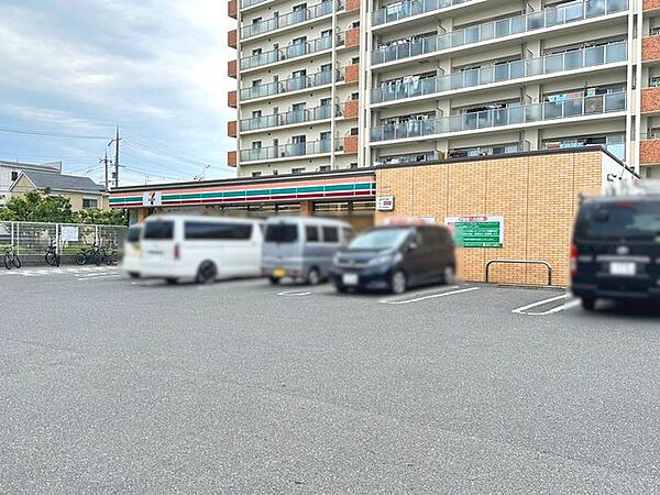 セブンイレブン　寝屋川黒原新町店 450m