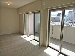 サーパス松本深志 8階3SLDKのリビング/ダイニング