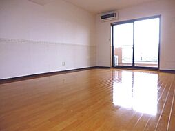 マンション麻績 407 4階3LDKのリビング/ダイニング