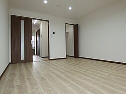 ラフィネ新井 1階1Kのリビング/ダイニング