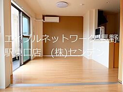 s-ユニヴァリしんきょう 3階2LDKのリビング/ダイニング