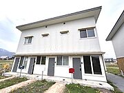 築4年 2階建の賃貸物件