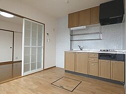 ロイヤルガーデン雅B 1階3DKのリビング/ダイニング