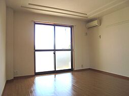 アドバンス・エム 102 1階1Kのリビング/ダイニング