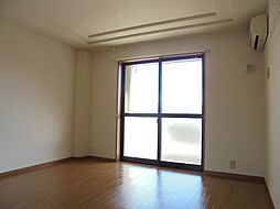 アドバンス・エム 101 1階1Kのリビング/ダイニング