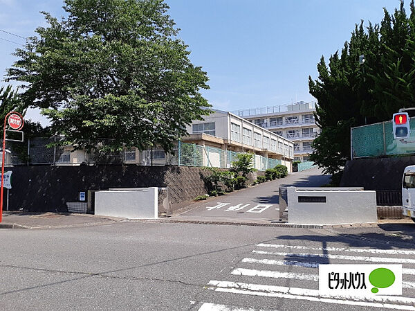 画像25:中学校「富士市立岳陽中学校まで1430m」