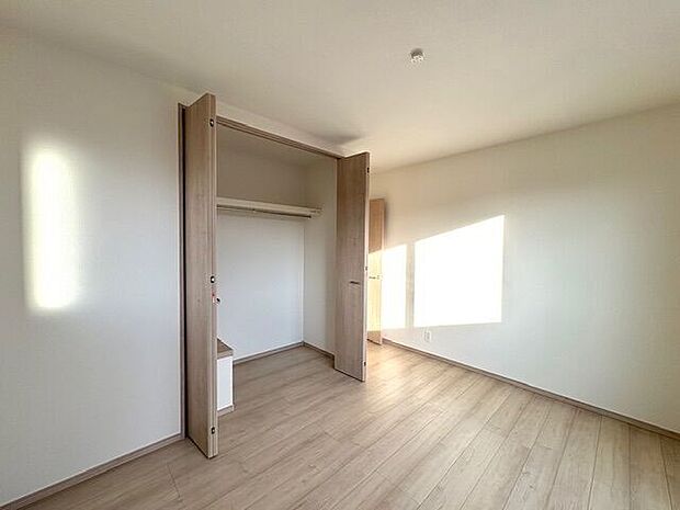 2階西側洋室です。