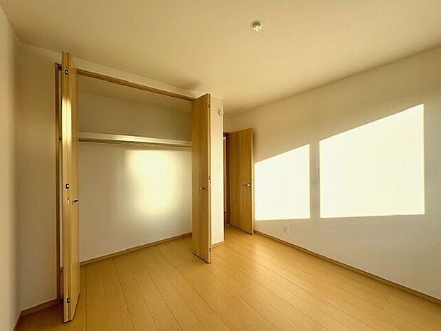 2階西側洋室です。