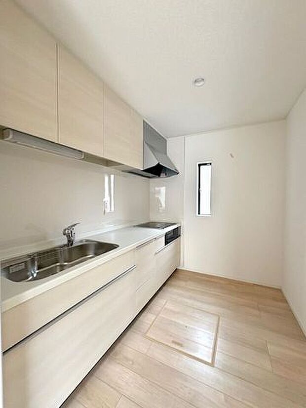 キッチン、同物件別住戸の画像となります。