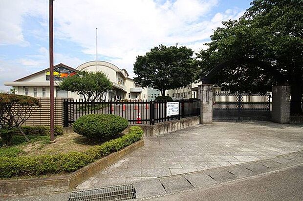 福島市立御山小学校 500m