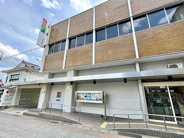 東邦銀行飯坂支店 860m