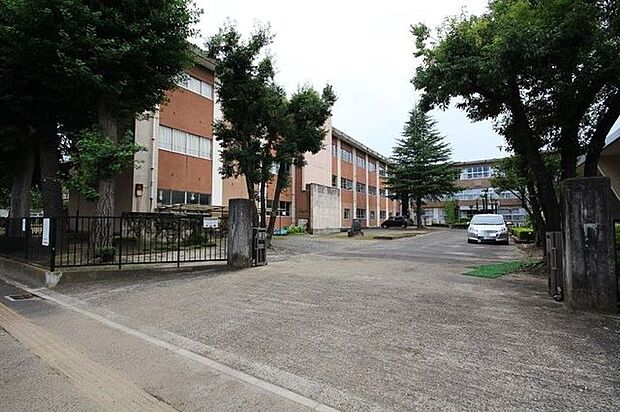 福島市立福島第二小学校 330m