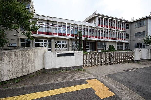 福島市立福島第四小学校 550m