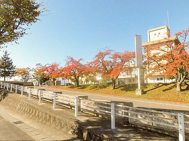 福島市立清水中学校 820m