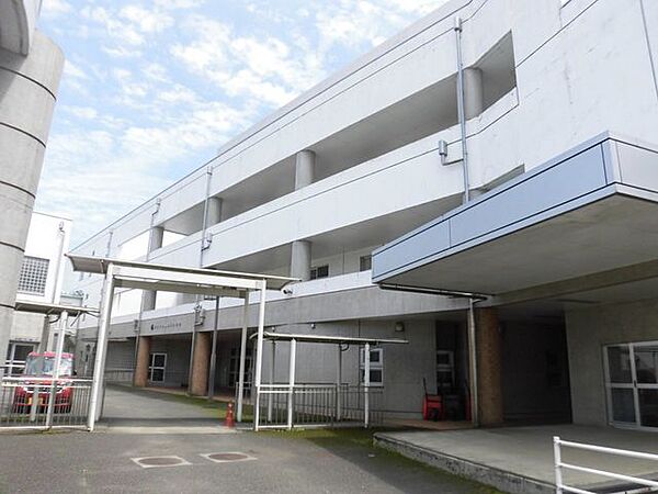 【小学校】狭山市立入間川小学校まで徒歩13分（1000ｍ）