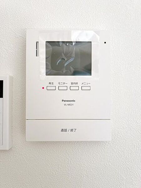 【リフォーム済/モニターホン】インターホンはモニター付きタイプを設置します。来訪者を確認でき安心です。