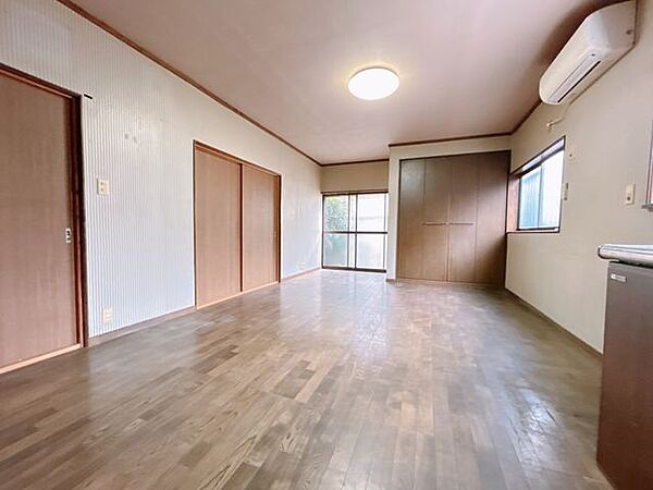 【リフォーム中/リビング】和室2間にLDK移設いたします。元々のLDKは洗面所、WIC、洋室に変更いたします。