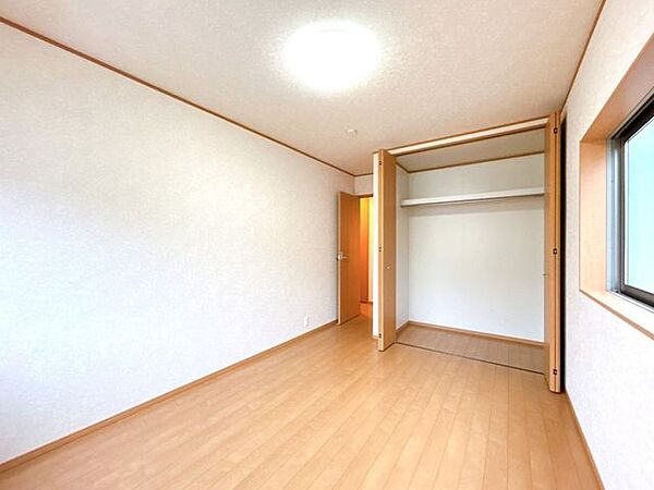 【リフォーム済/2階東側洋室】クリーニングいたしました。