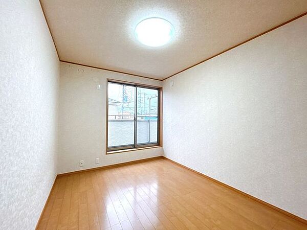 【リフォーム済/2階中央洋室】クリーニングいたしました。
