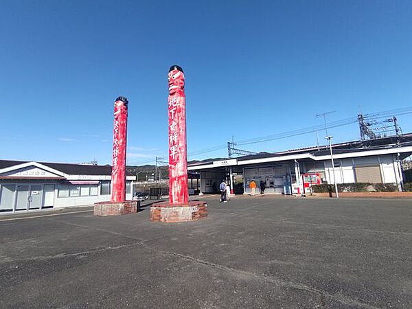 高麗駅まで車で6分（2300ｍ）