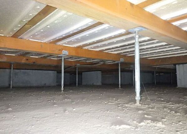 中古住宅の3大リスクである、雨漏り、主要構造部分の欠陥や腐食、給排水管の漏水や故障を2年間保証します。その前提で床下まで確認の上でリフォームし、シロアリの被害調査と防除工事もおこないます。