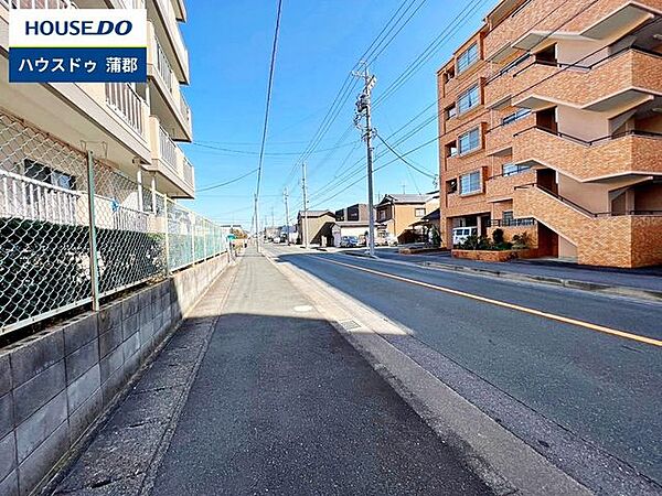 前面道路含む現地写真