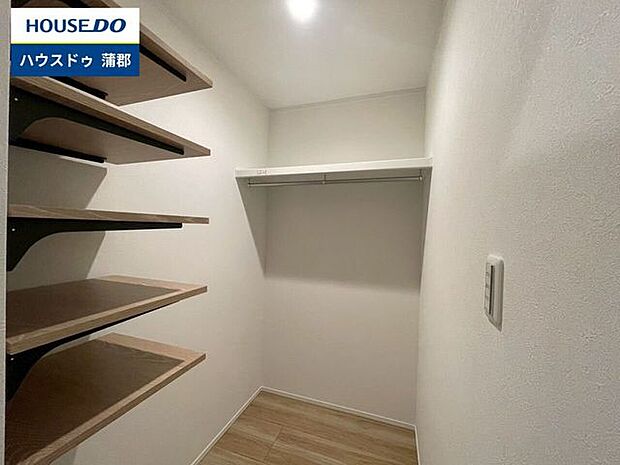 ウォークインクローゼット