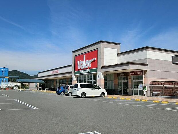 バロー蒲郡店バロー蒲郡店 660m