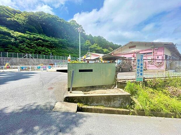 塩津保育園塩津保育園 440m