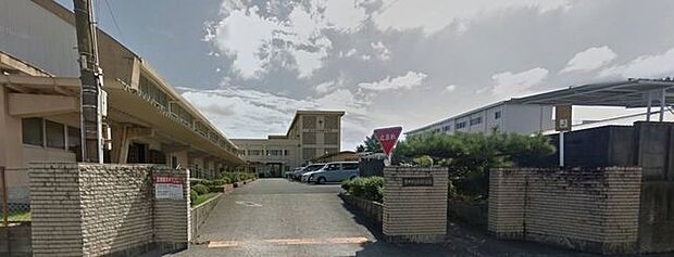 金屋中学校 650m