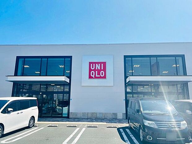 ユニクロ蒲郡店ユニクロ蒲郡店 990m