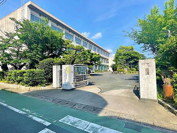 蒲郡南部小学校蒲郡南部小学校 1000m