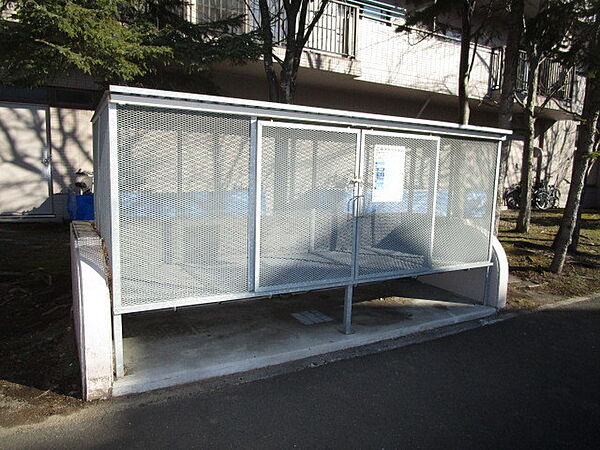 ●マンション居住者専用ゴミステーション