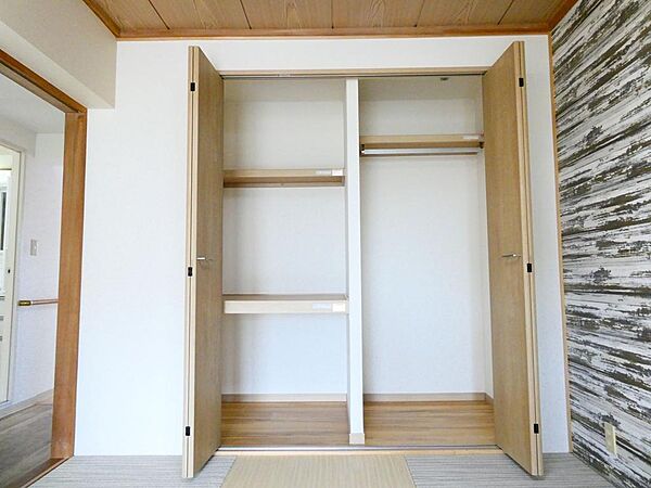 ●和室6帖●2023年(令和5年)　◇琉球畳交換　◇ピクチャーレール取付