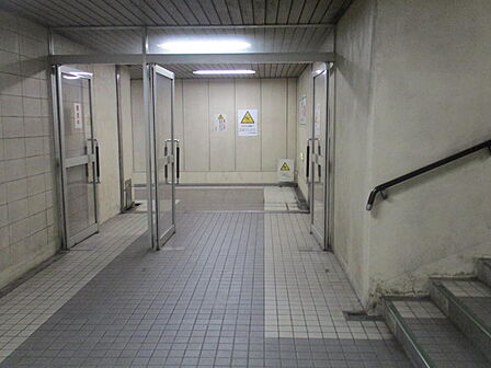 ●地下鉄駅直結(地下専用通路)