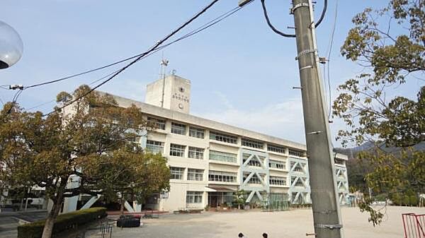 府中町立府中東小学校？1234m