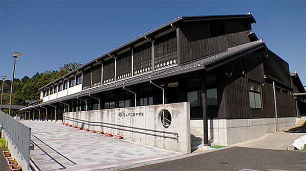 広島市立亀山中学校？1310m