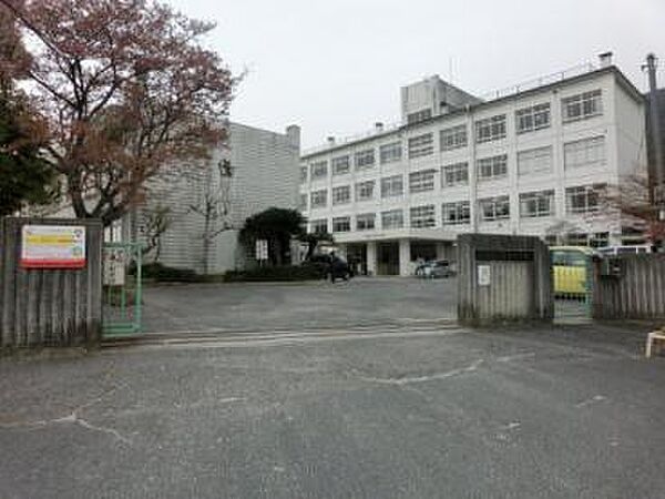 広島市立安北小学校？849m
