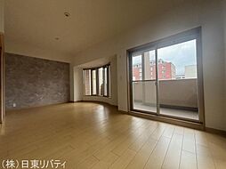 ロイヤルクリスタル呉中央 4LDKのリビング/ダイニング