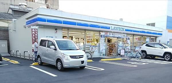 ローソン 呉西中央店245m