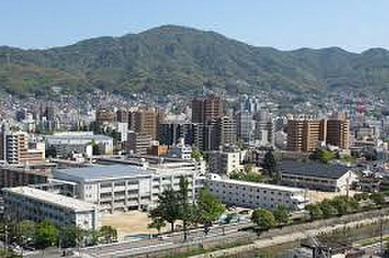 呉市立呉中央中学校1577ｍ