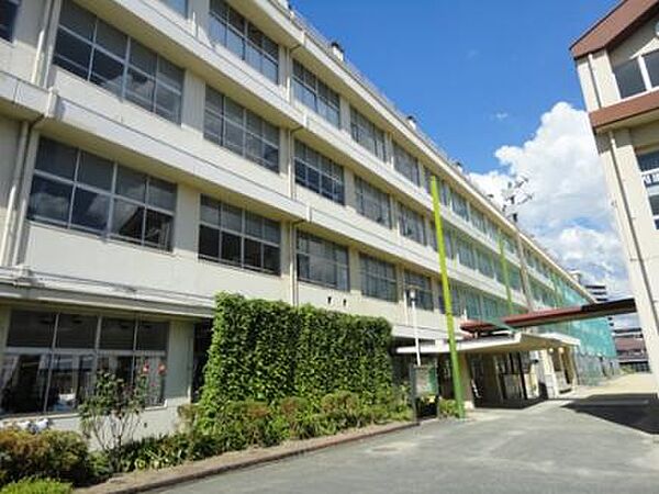 広島市立仁保小学校？1084m