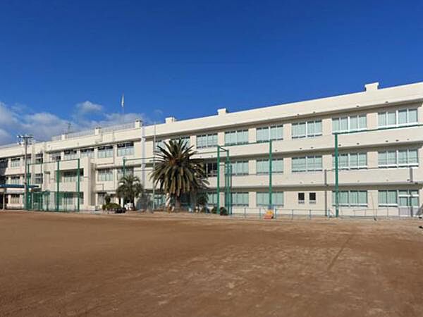 広島市立青崎小学校606m
