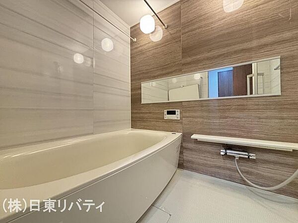 清潔感のあるバスルーム。高級感のあるデザインが魅力です。