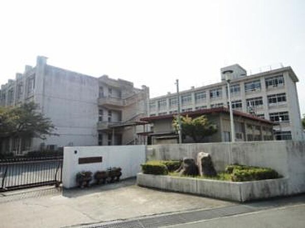 広島市立伴東小学校1043m